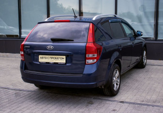 Подержанный автомобиль Kia Ceed Wagon 2011 года (5 фото)