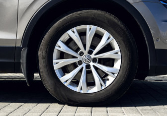 Подержанный автомобиль Volkswagen Tiguan 2017 года (21 фото)