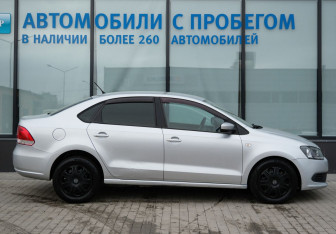 Подержанный автомобиль Volkswagen Polo Sedan 2012 года (6 фото)