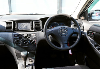 Подержанный автомобиль Toyota Corolla Wagon 2002 года (17 фото)