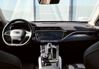 Подержанный автомобиль Geely Atlas Pro 2023 года (19 фото)