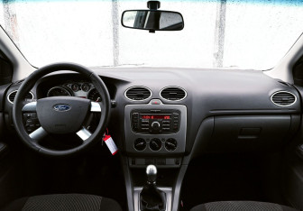 Подержанный автомобиль Ford Focus Hatchback 2010 года (10 фото)