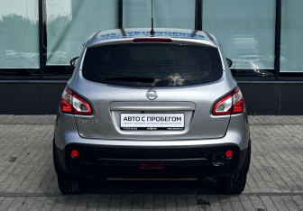 Подержанный автомобиль Nissan Qashqai 2013 года (4 фото)