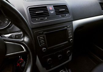 Подержанный автомобиль Skoda Yeti 2014 года (10 фото)