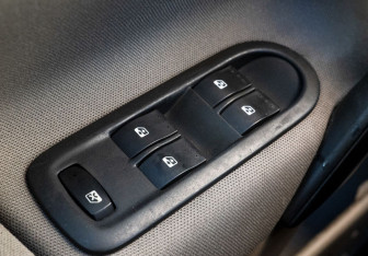 Подержанный автомобиль Renault Megane Wagon 2008 года (12 фото)