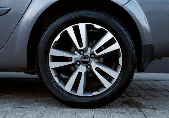 Подержанный автомобиль Renault Megane Sedan 2008 года (19 фото)
