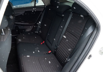 Подержанный автомобиль Toyota Corolla Sedan 2010 года (19 фото)