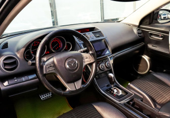 Подержанный автомобиль Mazda 6 Liftback 2008 года (16 фото)