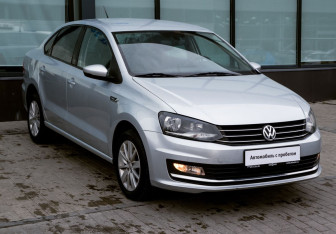 Подержанный автомобиль Volkswagen Polo Sedan 2016 года (7 фото)