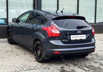 Подержанный автомобиль Ford Focus Hatchback 2012 года (3 фото)