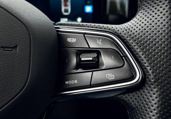 Подержанный автомобиль Geely Coolray 2023 года (12 фото)