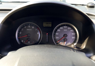 Подержанный автомобиль Honda Stream 2010 года (9 фото)