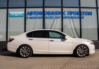 Подержанный автомобиль Honda Accord Sedan 2013 года (6 фото)
