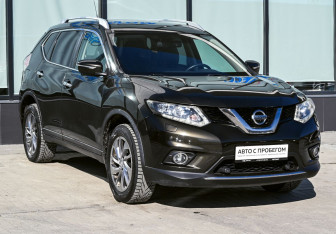 Подержанный автомобиль Nissan X-Trail 2015 года (7 фото)