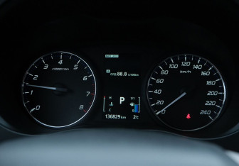 Подержанный автомобиль Mitsubishi Outlander 2013 года (16 фото)