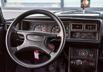 Подержанный автомобиль LADA (ВАЗ) 2107 1999 года (11 фото)