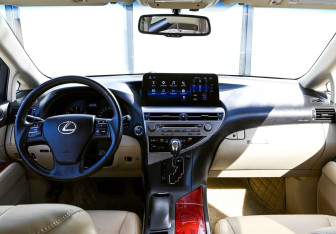 Подержанный автомобиль Lexus RX 2011 года (18 фото)
