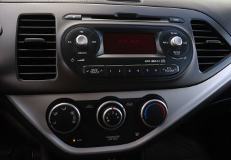 Подержанный автомобиль Kia Picanto 2014 года (11 фото)