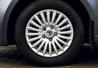 Подержанный автомобиль Skoda Octavia Liftback 2014 года (20 фото)