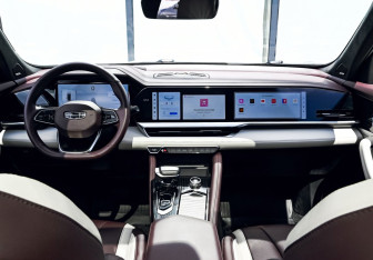 Подержанный автомобиль Geely Monjaro 2023 года (20 фото)