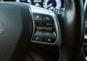 Подержанный автомобиль Hyundai Sonata 2017 года (13 фото)