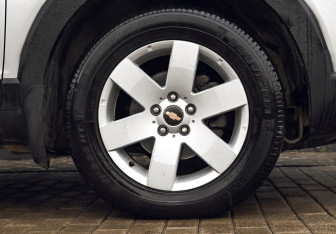 Подержанный автомобиль Chevrolet Captiva 2007 года (19 фото)