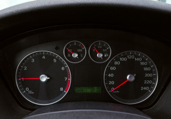 Подержанный автомобиль Ford Focus Hatchback 2006 года (18 фото)