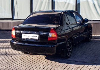 Подержанный автомобиль Hyundai Accent Sedan 2008 года (5 фото)