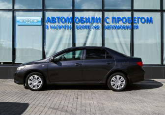Подержанный автомобиль Toyota Corolla Sedan 2007 года (2 фото)