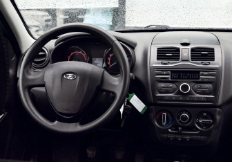 Подержанный автомобиль LADA (ВАЗ) Granta Liftback 2019 года (17 фото)