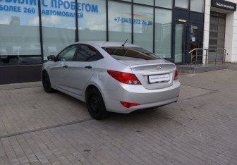 Подержанный автомобиль Hyundai Solaris Sedan 2016 года (3 фото)