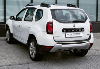 Подержанный автомобиль Renault Duster 2018 года (3 фото)