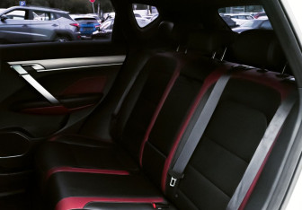 Подержанный автомобиль Geely Coolray 2022 года (19 фото)