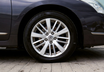 Подержанный автомобиль Nissan Teana 2012 года (23 фото)