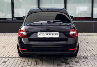 Подержанный автомобиль Skoda Octavia Liftback 2020 года (4 фото)
