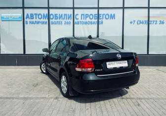 Подержанный автомобиль Volkswagen Polo Sedan 2013 года (3 фото)