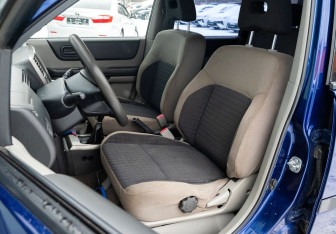 Подержанный автомобиль Nissan X-Trail 2005 года (9 фото)