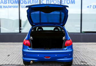 Подержанный автомобиль Peugeot 206 Hatchback 2007 года (20 фото)