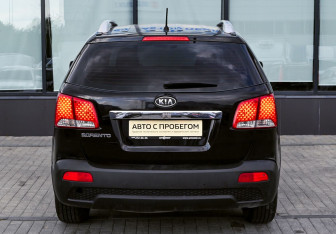 Подержанный автомобиль Kia Sorento 2011 года (4 фото)