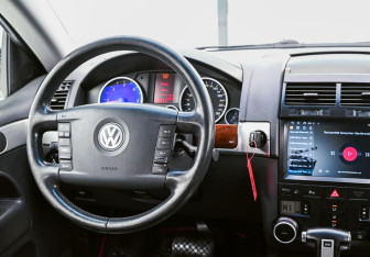 Подержанный автомобиль Volkswagen Touareg 2008 года (11 фото)