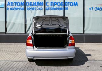 Подержанный автомобиль Hyundai Accent Sedan 2011 года (18 фото)
