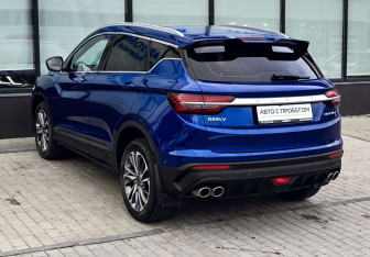 Подержанный автомобиль Geely Coolray 2022 года (3 фото)