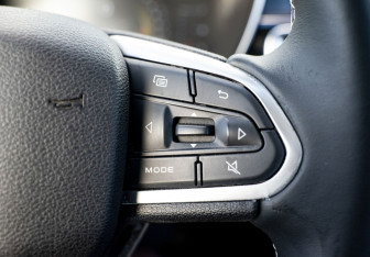 Подержанный автомобиль Geely Atlas Pro 2021 года (14 фото)