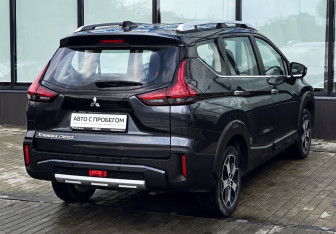 Подержанный автомобиль Mitsubishi Xpander 2022 года (5 фото)