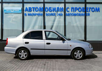 Подержанный автомобиль Hyundai Accent Sedan 2011 года (6 фото)
