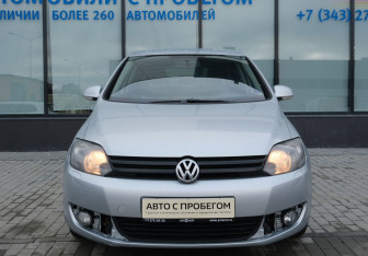 Подержанный автомобиль Volkswagen Golf Plus 2009 года (8 фото)
