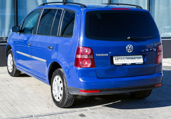 Подержанный автомобиль Volkswagen Touran 2007 года (3 фото)