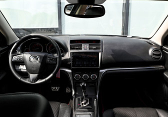 Подержанный автомобиль Mazda 6 Sedan 2010 года (18 фото)