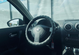 Подержанный автомобиль Nissan Qashqai 2013 года (10 фото)