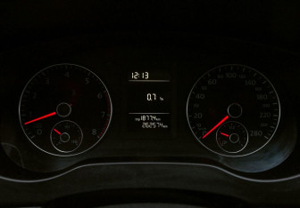 Подержанный автомобиль Volkswagen Jetta Sedan 2013 года (16 фото)